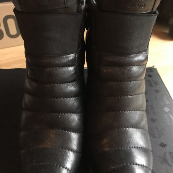 100% authentic Prada booties - Picture 2 of 7